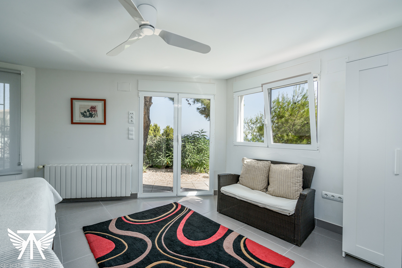Til salgs: Villa ved sjøen med panoramautsikt - ditt drømmehus!